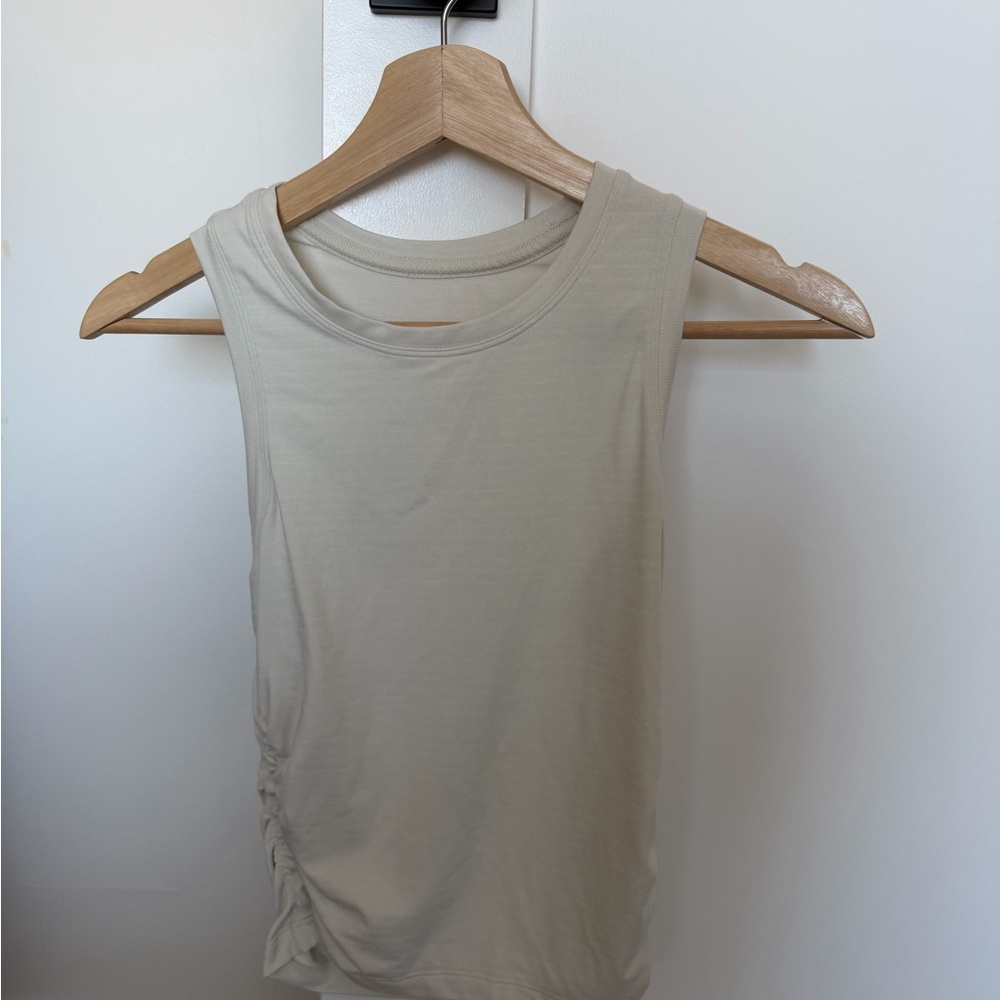 Lululemon License to Train tight-fit tank top